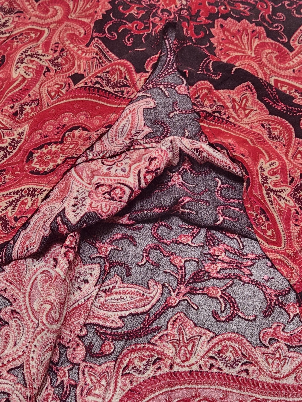 💐NWT Free People At The Shore Skirt Sz 0 Handkerchief Sharkbite Hem Red Paisley - Picture 15 of 16